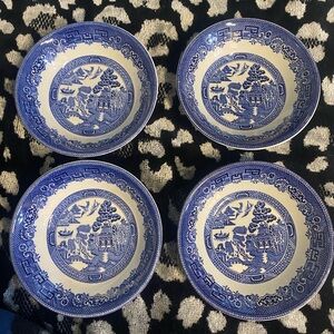 Johnson Brothers Blue Willow Set of Four Dessert Fruit Bowl Made in England